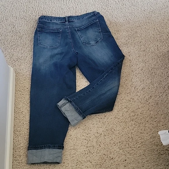 Blue jean embroidered capris - Picture 3 of 5